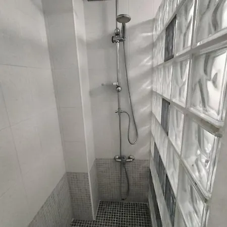 Piso En Conil, 1º Linea De Playa Con Wifi Gratis דירה *